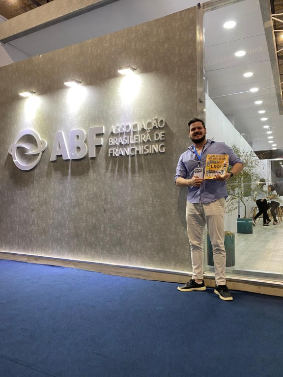 O jovem empresário do ramo imobiliário, Marcus Santos, diretor de expansão de novos negócios da Imobiliária Bem Viver, esteve presente na maior feira de Franquias do mundo realizada em São Paulo, capital do estado. O momento foi de atualizações e Marcus voltou cheio de informações e novidades 