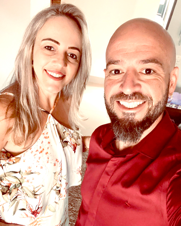 Quem consta na lista dos aniversariantes de segunda-feira (01), é Leandro Mello, que comemora mais um ano de vida e compartilha seu dia de felicidade ao lado de sua esposa Ana Paula e rodeado pelo carinho de sua família e de seus amigos. Desejamos um feliz aniversário, cheio de paz, saúde, amor e tudo o que lhe trouxer felicidades