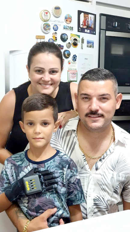 Anteontem foi dia de festa para Guilherme, que assoprou as velinhas em comemoração ao seu aniversário e celebrou esta alegria juntamente aos pais Laurindo Souza e Tamires.  Parabéns ao feliz aniversariante e que Papai do Céu lhe traga de presente muita saúde, paz, amor e proteção pra sua vida.