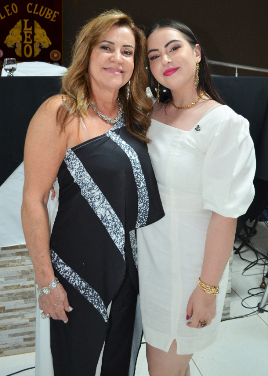 Mara Marin e sua filha Luisa Marin que tomou posse como vice-presidente do LEO Clube Votuporanga