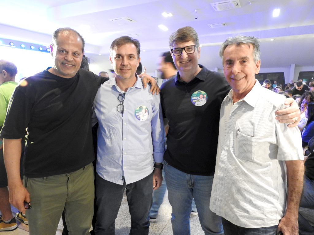 O provedor da Santa Casa de Votuporanga, Amaro Rodero, prestigiou o lançamento da campanha eleitoral de Danilo Campetti ao lado de Angelo Bimbato, do ex-prefeito Júnior Marão e do presidente do Sincomércio, João Herrera. Realizado no Assary Clube de Campo, o evento reuniu autoridades, lideranças e representantes de diversos setores, fortalecendo a articulação política e regional em torno da candidatura de Campetti.