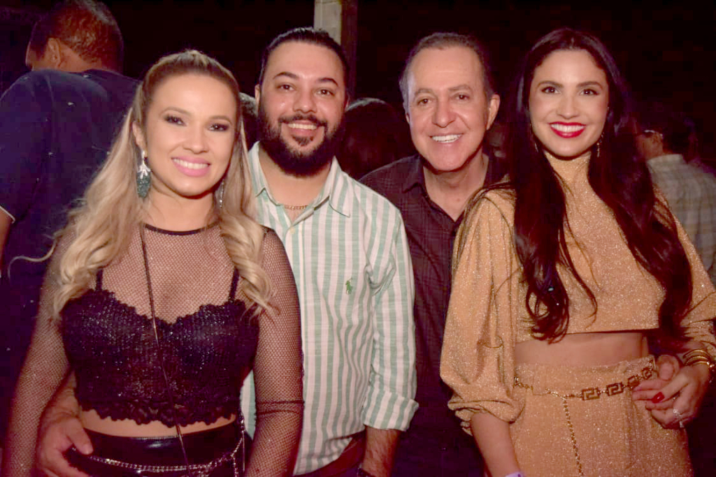 Todo o charme e beleza de Ligia Ruiz e seu namorado Rodrigo Beleza acompanhados de Roberto Beleza e a lindíssima Daiany Beleza aproveitando os dias de festa e descontração que a EXPO SHOW 2022 proporcionou a todos nós votuporanguenses nesses 4 dias em comemoração ao aniversário de Votuporanga