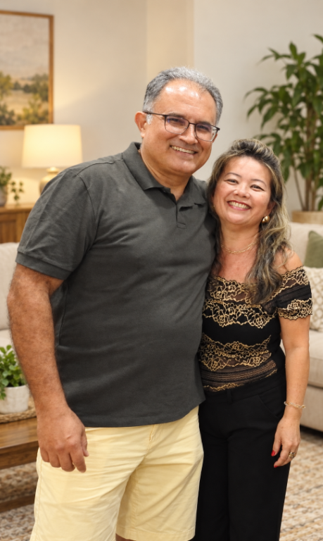 Neste sábado, 24 de outubro, o contador Juliano Ferro celebra mais um ano de vida, cercado de afeto e bons desejos. A data ganha um carinho especial da esposa Alice, além dos abraços calorosos dos filhos, familiares e amigos. Feliz aniversário, Juliano! Que este novo ciclo seja repleto de saúde, alegrias, realizações e momentos felizes ao lado de quem ama. 