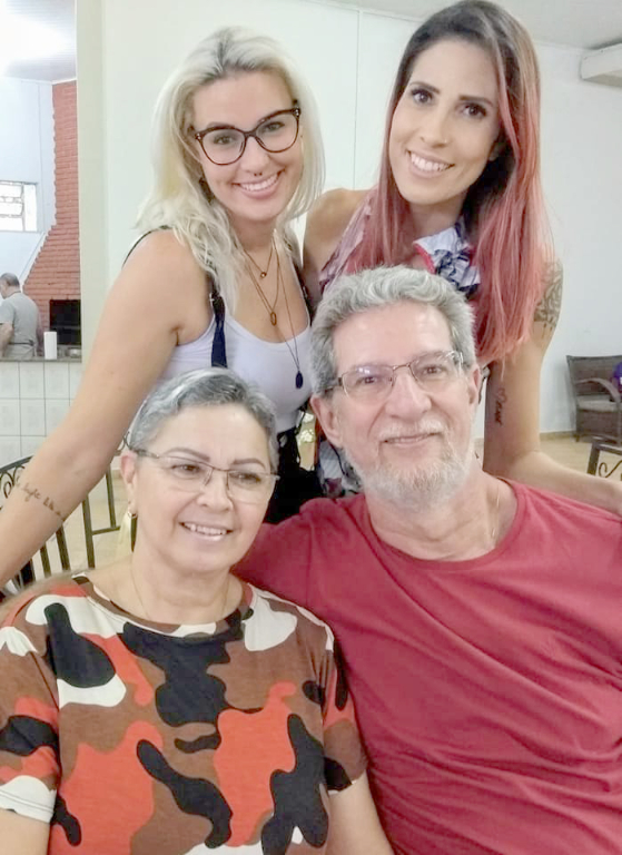 Cumprimentos de “feliz aniversário“ são dirigidos hoje para o empresário Ivo Mataveli Júnior, que comemora seu aniversário e celebra a dádiva do dom da vida juntamente com sua esposa, Marisete Mataveli. Felicidades Ivo, tudo de melhor para o novo ciclo de vida que se inicia hoje!