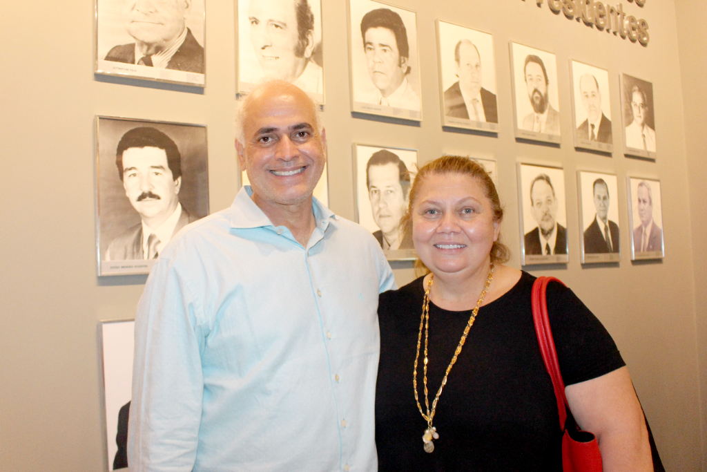 O advogado e 1º tesoureiro da UNIFEV dr. Douglas Gianotti com sua esposa Márcia Gianotti marcando presença na inauguração do novo espaço do Memorial UNIFEV