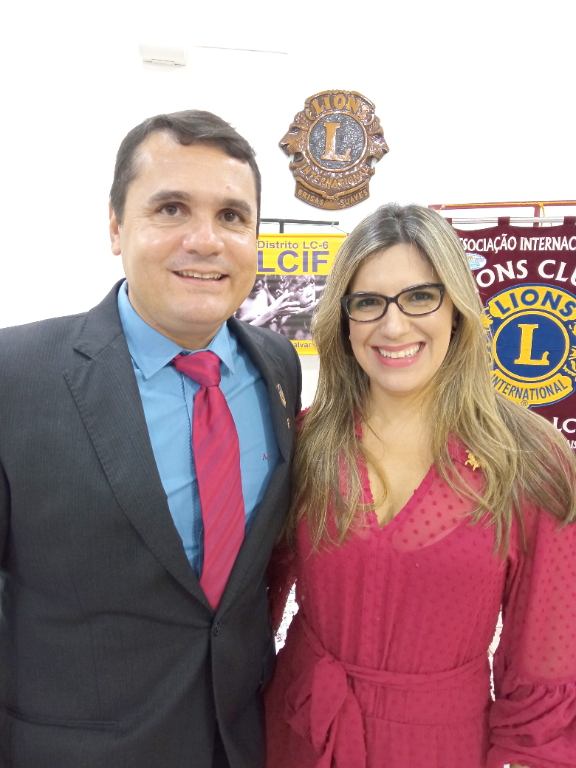 Dra. Gabriela Franco e seu esposo João Franco em noite festiva que reuniu os leões do Lions Brisas Suave.