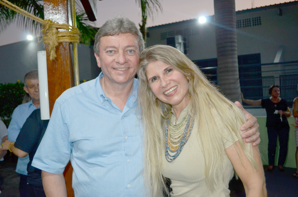 Marcelo Marin Zeitune e sua esposa Vanessa Pagliarani Zeitune presentes no evento que marcou os 50 anos de fundação da APAE, realizado no último dia 14, na sede da APAE em Votuporanga