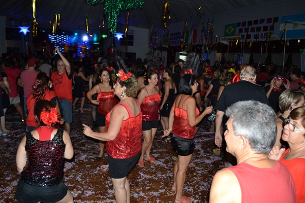 Clubes de Votuporanga se preparam para a folia