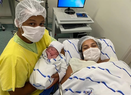 Os pais da pequena Maria Clara foram pegos de surpresa, porque o parto estava programado para o dia 6 de janeiro (Foto: Divulgação/Hospital da Criança e Maternidade de Rio Preto)