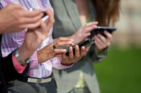 Cobrança indevida mantém telefonia no topo 