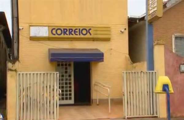 Prédio da agência dos Correios de Riolândia (SP) (Foto: Reprodução/TV TEM)