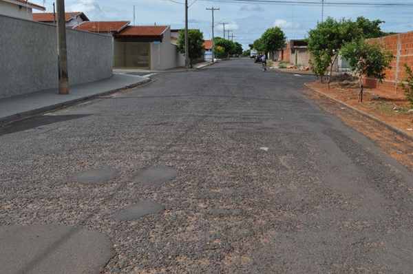 Moradores e Câmara reclamam da condição das vias