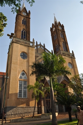 Falhas na iluminação da Igreja Matriz continuam
