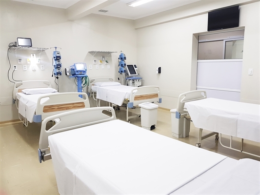 Hospital tem agora 22 leitos para pacientes graves com Covid-19 e todos já estão ocupados (Foto: Santa Casa de Votuporanga)