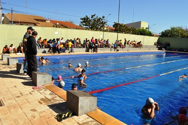 Alunos treinam todos os dias no Centro de Excelência com o objetivo de preparação para participar de campeonatos