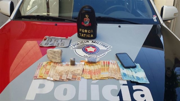 Policiais da Força Tática da PM prendem jovens de Rio Preto por tráfico na cidade