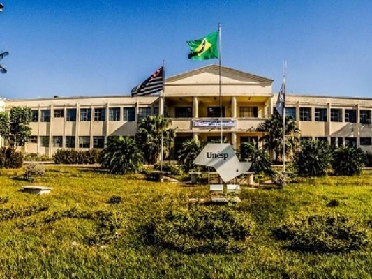 Unesp, instituição estadual, afirmou expressamente nesta segunda-feira (03), que a imunização contra a Covid-19 será exigida dos estudantes no retorno às aulas (Foto: Unesp/Ibilce)