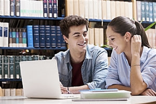 As inscrições estão disponíveis no site da Prefeitura, por meio do endereço eletrônico: www.votuporanga.sp.gov.br, item Cidadão, link Bolsa de Estudo (Foto: Divulgação/Prefeitura de Votuporanga)