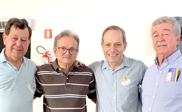 Em recente visita a Votuporanga, o deputado federal Roberto Peternelli (União) avistou-se com o jornalista João Carlos Ferreira, o presidente do Lions “Abílio Calille”, Luiz Capela e Diogo Mendes Vicentin  (Foto: Arquivo pessoal)