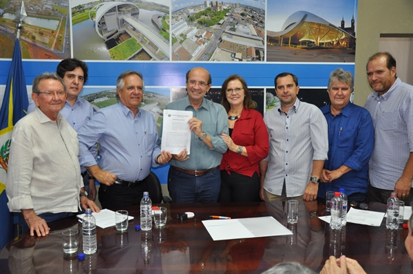 Nova adutora terá mais de mil metros de tubos (Foto: Prefeitura de Votuporanga)