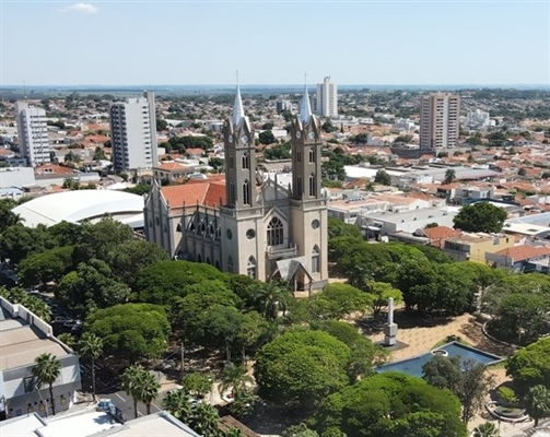 Dom Moacir Aparecido de Freitas, bispo da Diocese de Votuporanga, conversou com o jornal A Cidade  Foto: Fábio Dias