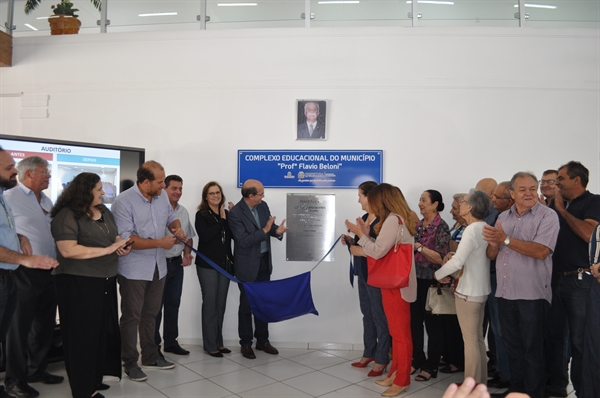 A Prefeitura de Votuporanga inaugurou na manhã de ontem o Complexo Educacional Municipal “Prof. Flávio Beloni” (Foto: Gabriele Reginaldo/A Cidade)