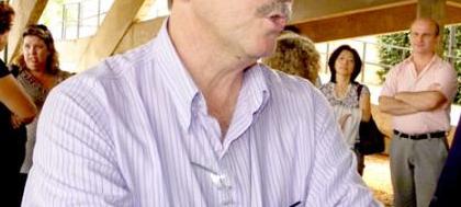 Cerca de 400 bancários estão em greve