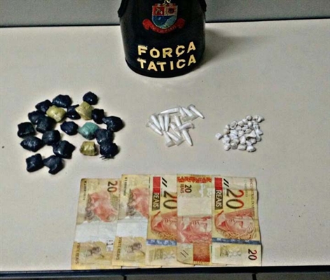 Menor traficante é apreendido pela  Polícia Militar na madrugada de domingo