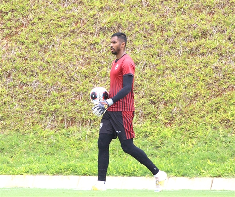 Além da Lusa, Douglas também teve experiência no Campeonato Carioca, onde defendeu o Madureira e na Arábia Saudita (Foto: Rafael Bento/CAV)