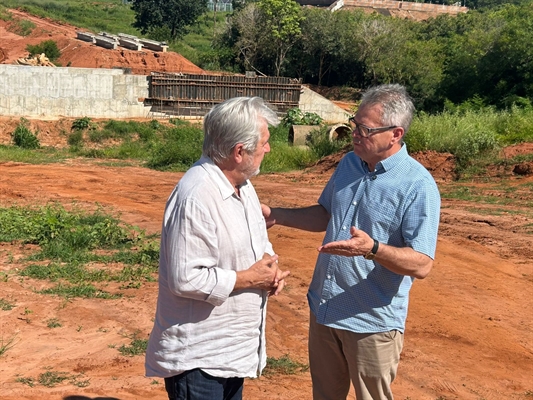 Intervenção entre os bairros São Cosme e Jardim Universitário já alcança 84% de execução física e entra nas etapas estruturais finais. Foto: Prefeitura de Votuporanga