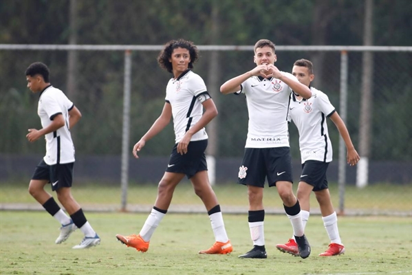 João Pedro Zelioli Bernini é centroavante do time sub-14 do Corinthians  (Foto: Arquivo Pessoal)