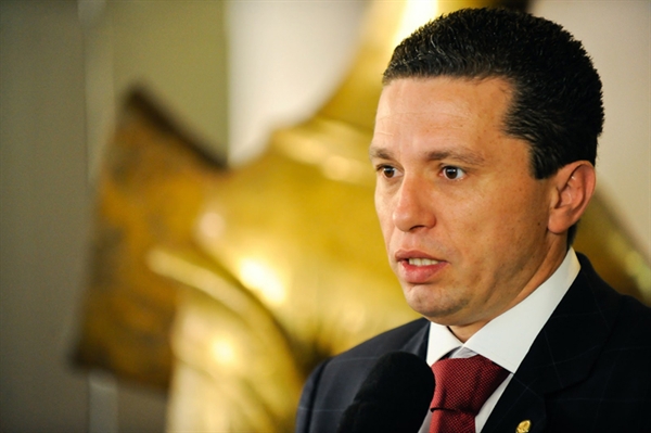 Fausto Pinato comenta ação contra Lula e lembra que ninguém está acima da lei