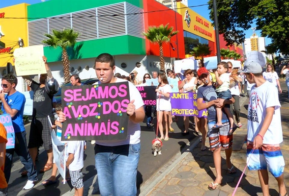Protetores de animais organizam manifestação