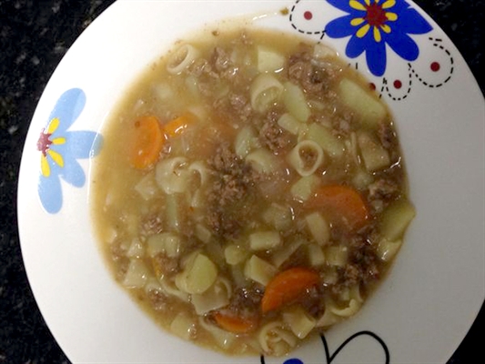 Sopa de carne moída