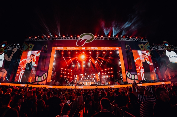 De 8 a 15 de janeiro, o evento promove mais uma Semana de Venda do Ingresso Diário, com convites avulsos que permitem ao folião escolher exatamente em quais dias deseja curtir a festa. (Foto: Divulgação)