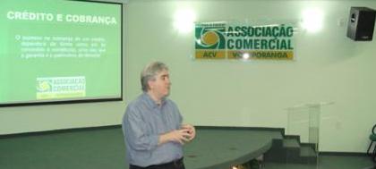 Palestra sobre crédito e cobrança