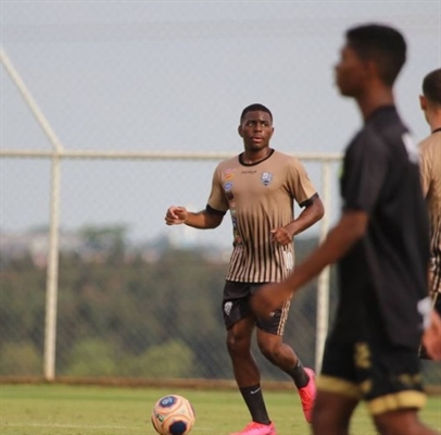 O volante Marcos Vinicius destacou a união do grupo e também comemorou os gols que fez na estreia do time na Copa São Paulo   (Foto: Rafael Bento/CAV)