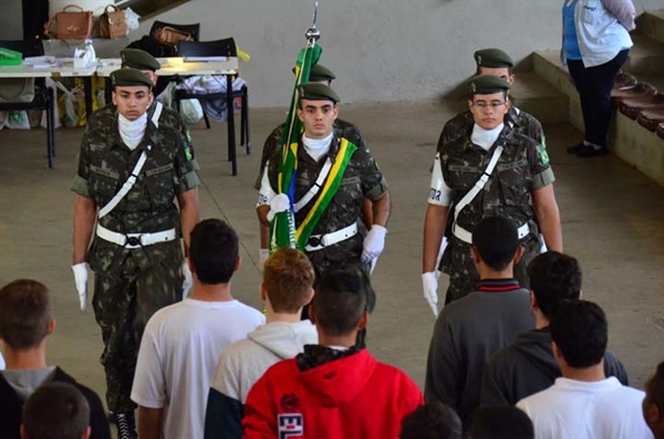 Jovens devem se apresentar para alistamento militar até o dia 30