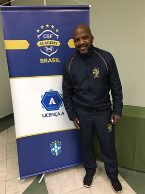 O técnico da Votuporanguense, Thiago Oliveira, retornou recentemente do curso da CBF e já está de olho nos adversários da A3 (Foto: Arquivo Pessoal)