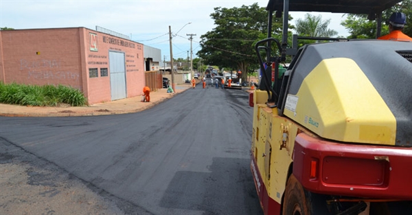 Secretário de Obras explica etapas do recapeamento