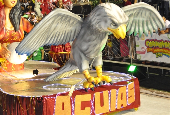 Águia gigante é furtada e revolta escola de samba