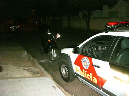 ítimas foram abordadas em frente de casa na rua Venezuela na noite de terça-feira