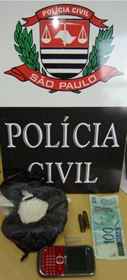 Homem é preso por vender drogas dentro de indústria