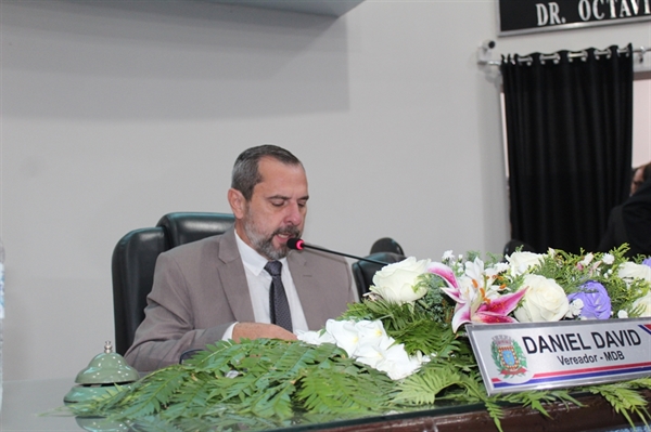 Daniel David preside a sessão de segunda-feira e mais uma vez é “boca quente”. Deve pautar a abertura de uma Comissão Processante (Foto: Assessoria)