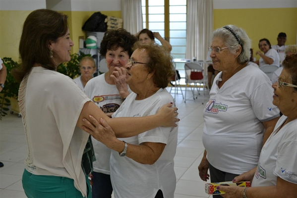 Secretária apresenta prioridades a idosos  do CCI “Francisco Pignatari”