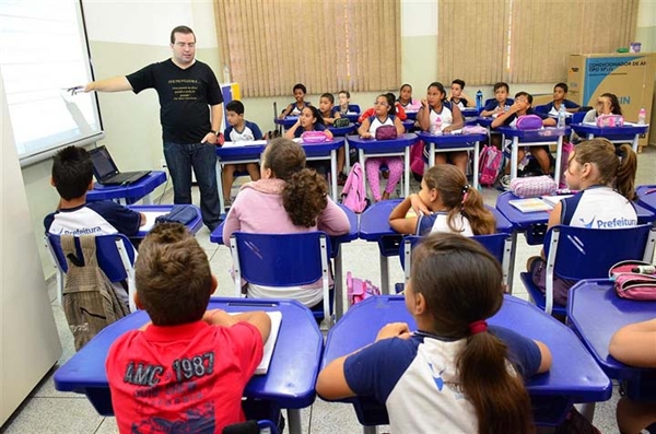Cerca de 1.500 crianças dos Cemeis retornam à escola nesta quarta-feira