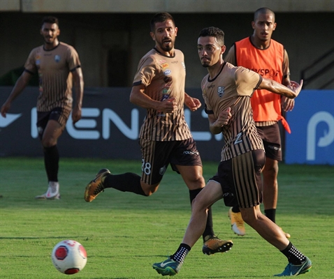 A Votuporanguense aproveita primeira vitória no campeonato e poderá embalar a primeira colocação na tabela do campeonato (Foto: Rafael Bento/CAV)