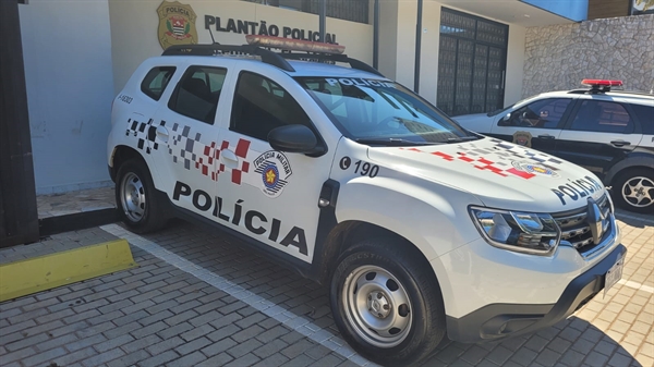 Os policiais faziam patrulhamento pelo bairro Matarazzo, em Votuporanga, quando avistaram a mulher (Foto: Divulgação)