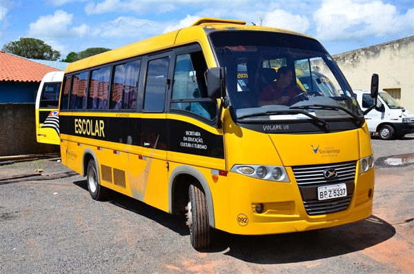 Alunos matriculados na rede estadual voltam a usar transporte escolar em Votuporanga nesta semana após retomada das aulas presenciais (Foto: Divulgação/Prefeitura de Votuporanga)
