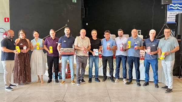 A arrecadação foi de 500 litros de leite para a Santa Casa de Votuporanga.
